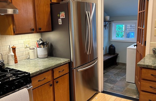 Donner Lake Woods Cabin | Pristine Charming Cabin, Part Time or Full Time Winter Lease 2025