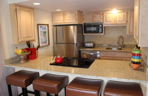 Vail Condo | Pristine Condo, Walk To Lifts, 2 Fireplaces, 3 Balconies, Mountain Views!