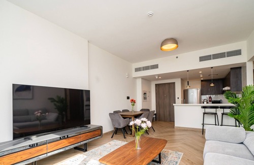 Bur Dubai Apartment | Pristine Cozy One Bedroom Suite