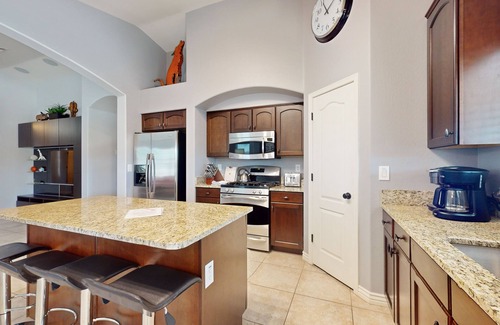 Desert Ridge House | Pristine Desert Ridge home with a pool & backyard oasis - dog-friendly