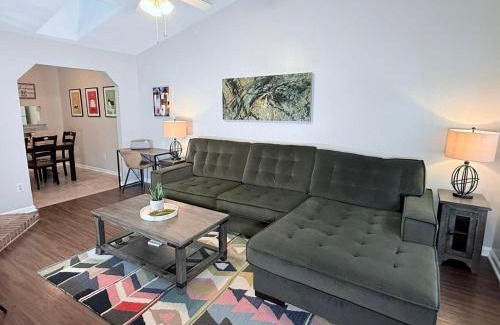 Tallahassee House | Pristine Elegance meets Chic Charm!