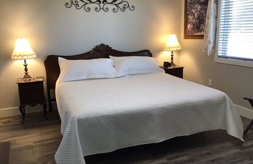 Acampo Other | Pristine Farmhouse in the Heart of Lodi Wine Country