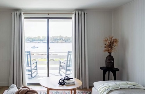 Ocean Point House | Pristine Ocean View Retreat Perfect for Romantic Mornings | Room with King Bed