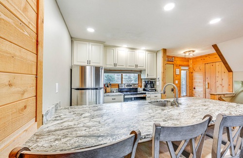 Seven Springs House | Pristine Resort Townhome 2 Mi to Seven Springs Mtn