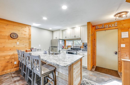 Seven Springs House | Pristine Resort Townhome 2 Mi to Seven Springs Mtn