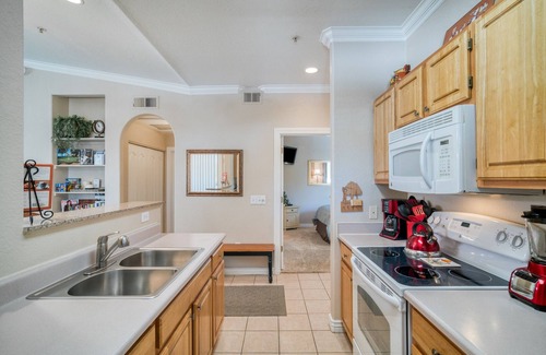 Deer Valley House | Pristine Top Floor Condo With Access To Clubhouse & Pools by RedAwning