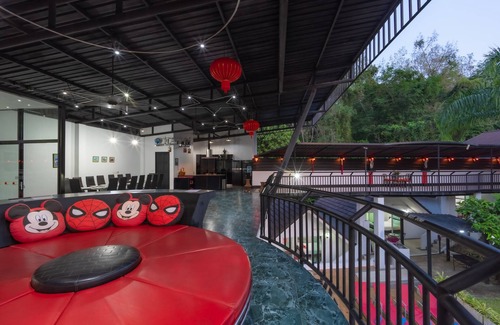 Chalong Villa | Private pool villa with mountain view 10 bedrooms