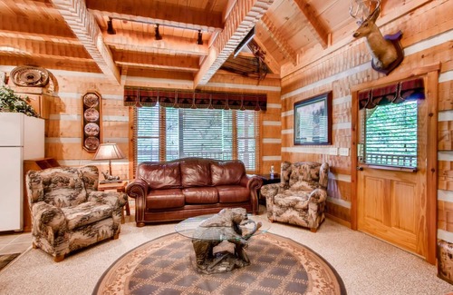 Gatlinburg - Pigeon Forge Cabin | Privacy at Creek Song cabin.