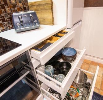 Vobster House | PRIVACY Entire BARN for 4 Garden Cliff Vobster Quay Frome Longleat Bath Stonehenge BBQ HQ & Pet FREE-ndly