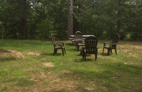 Hiram House | Privacy surrounds this home with a mountain view and lake access.