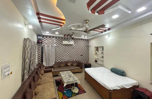 Mount Abu Apartment | Private - 1 BHK Floor - Paddy's Luxurious Home Staynn
