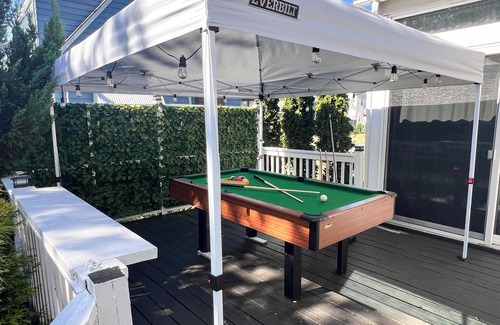 Manville Apartment | Private 1 room and bathroom access to pool table,Netflix,outdoors hot-tub,gazebo
