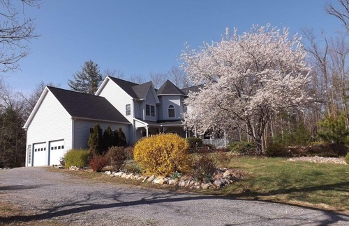 Luray House | Private 10 acres with Blue Ridge Mountain Views! Enjoy any season RIGHT here!