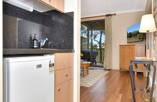 Pokolbin Villa | Private 1bdr Villa Pinot located within Cypress Lakes Resort