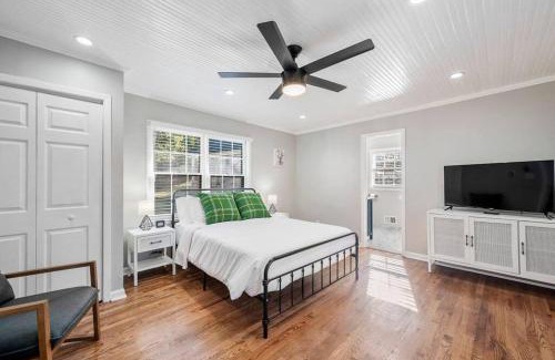 Norcross House | Private 1BR Cottage In Downtown Historic Norcross