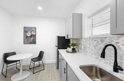 Oviedo House | Private 1br Getaway Fast Wi-fi & 25 Off