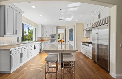 Encinitas House | Private 2 acre 5-bedroom estate in Encinitas with resort pool and guest house