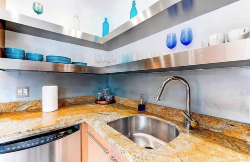 Nurmi Isles Apartment | Private 2 bed Townhome Near Beach and Las Olas