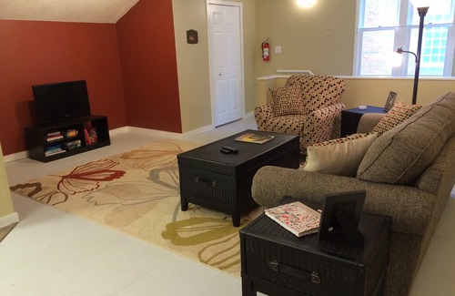 Hiram Apartment | Private 2 Bedroom Apt. Hiram Village.