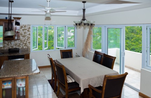 Reading Villa | Private 2-Bedroom Villa with Spectacular Mountain Views