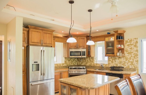 Reading Villa | Private 2-Bedroom Villa with Spectacular Mountain Views