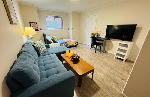 Burnaby House | Private 2 bedrooms Fruits Garden Suite