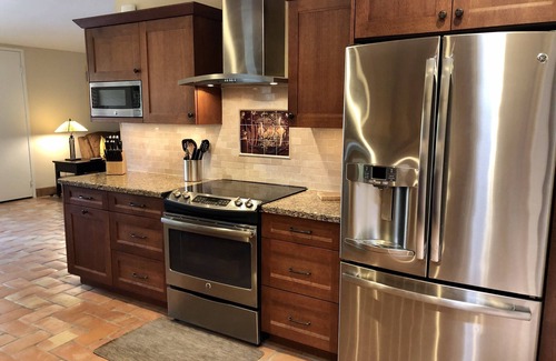 Palm Desert Condo | Private 2 Br 2 Ba End Unit in Ironwood CC