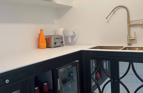 Shelter Island Heights Apartment | Private 2 room 1 Queen & bath with AC, WiFi, parking, kitchenette