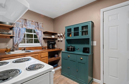 Hattiesburg House | Private 2b/1ba home close to everything in Hattiesburg