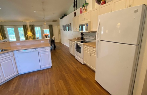 Hernando House | Private 3-bedroom Villa in Inverness with Pool