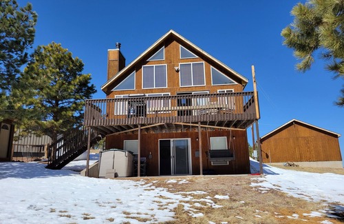 Silver Cliff House | Private 3BD Home with Beautiful Mountain Views on 3 Acres - Foosball, Smart TV