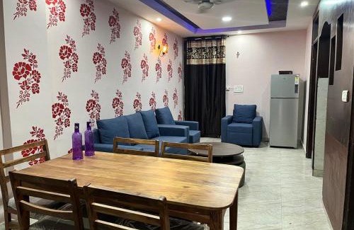 South West Apartment | Private 3BHK Flat Near Delhi Airport WiFi with Free Parking