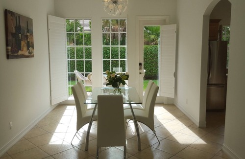 Central Naples House | Private 3BR 3BA Villa in Gorgeous Resort-Style Tennis Oriented Gated Community