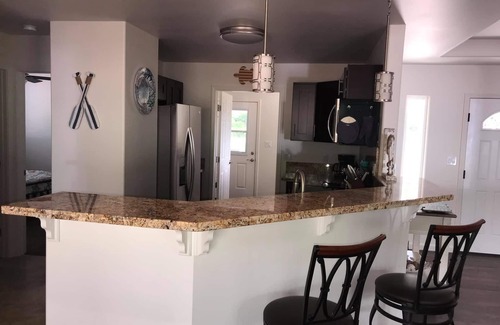 Keaau House | Private 3BR Air-conditioned Home, close to Hilo, Waterfalls Ocean, Volcano