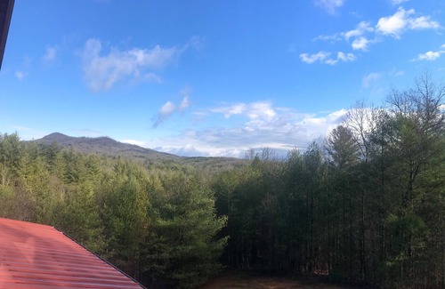 Mineral Bluff Cabin | Private 3BR Cabin w/Hot Tub, Fire Pit, Creek & Views – 15 Min from Blue Ridge