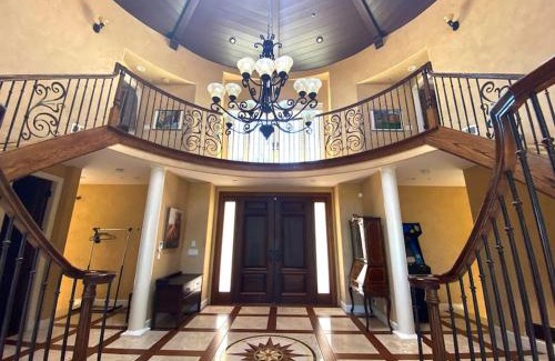 Los Gatos Villa | Private 4 bedroom gated Villa with free parking