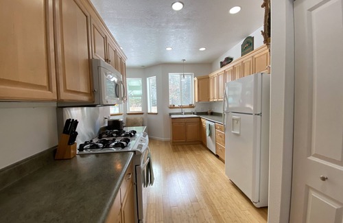 Kenai House | Private 4 bedroom home in the heart of Kenai