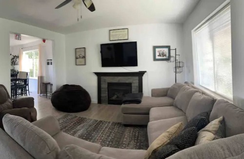Knik-Fairview House | Private 4 Bedroom Home with Amazing Mountain Views