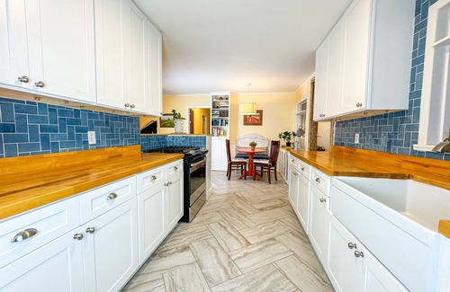 Mount Berry House | Private 4BR Oasis in the City, near Tennis Center