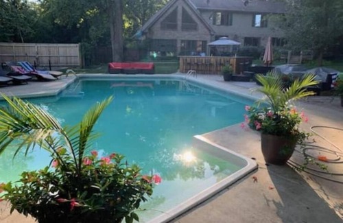 Leroy House | Private 5-Acre Bird Sanctuary Estate for Family and Friends!