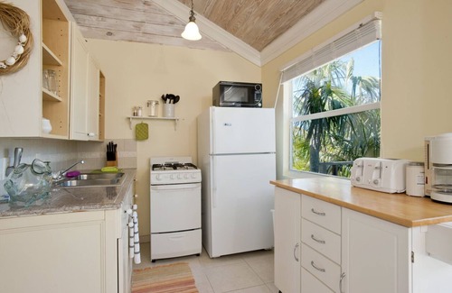 Double Bay House | Private 5-bedroom Beachfront Estate w/Heated Pool on Pink Sand Beach