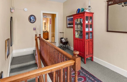 Bread Loaf Bed & Breakfast | Private 6-Room Vermont Inn for Groups – Daily Breakfast & Local Beers and Wines