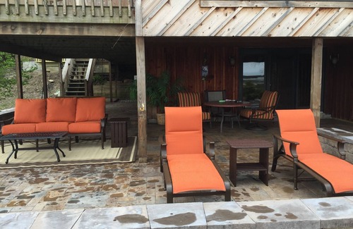 Ashville House | Private 70ft Lakefront Cabin,3br,3ba,Pet Friendly- Kayaks/Paddle boards provided