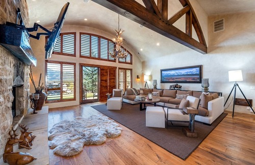 The Preserve Villa | Private 8400sqft Mansion 6 bdrm Prvt Jacuzzi Theatre Room