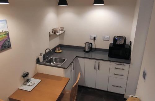Todmorden Apartment | Private annex to Victorian villa, with kitchen and Free parking