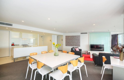 Surfers Paradise Apartment | Private Apartment with Ocean Views at Q1 Resort