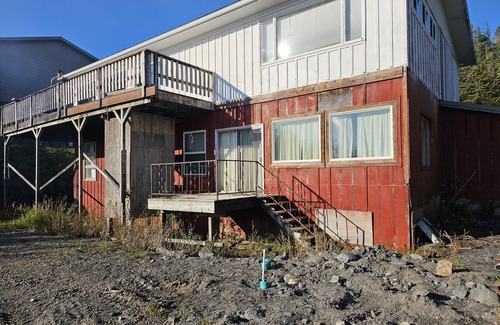 Ketchikan Apartment | Private Apartment near World Class Fishing