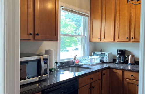 Palisades Apartment | Private apt in upscale Pacific Palisades area in Washington DC near Georgetown.