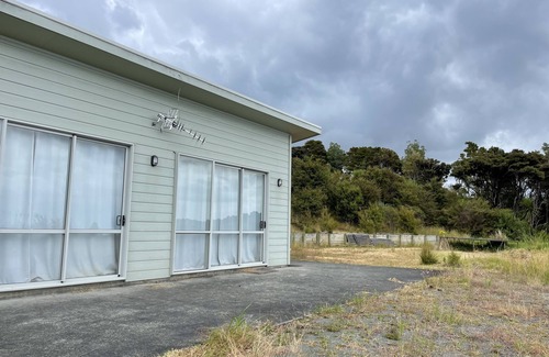 Waipu House | Private Bach with massive views in Waipu 1.5hrs from Auckland