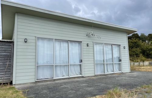 Waipu House | Private Bach with massive views in Waipu 1.5hrs from Auckland